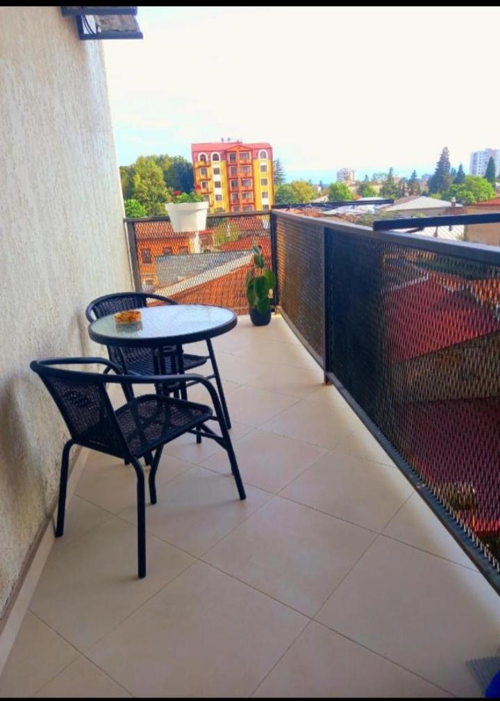 Aura Apartment Kutaisi Exterior foto